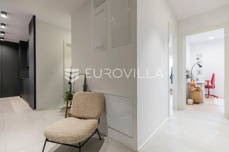 zagreb, vmd heinzelova, luksuzan četverosoban stan, 123,56 m² - slika 11