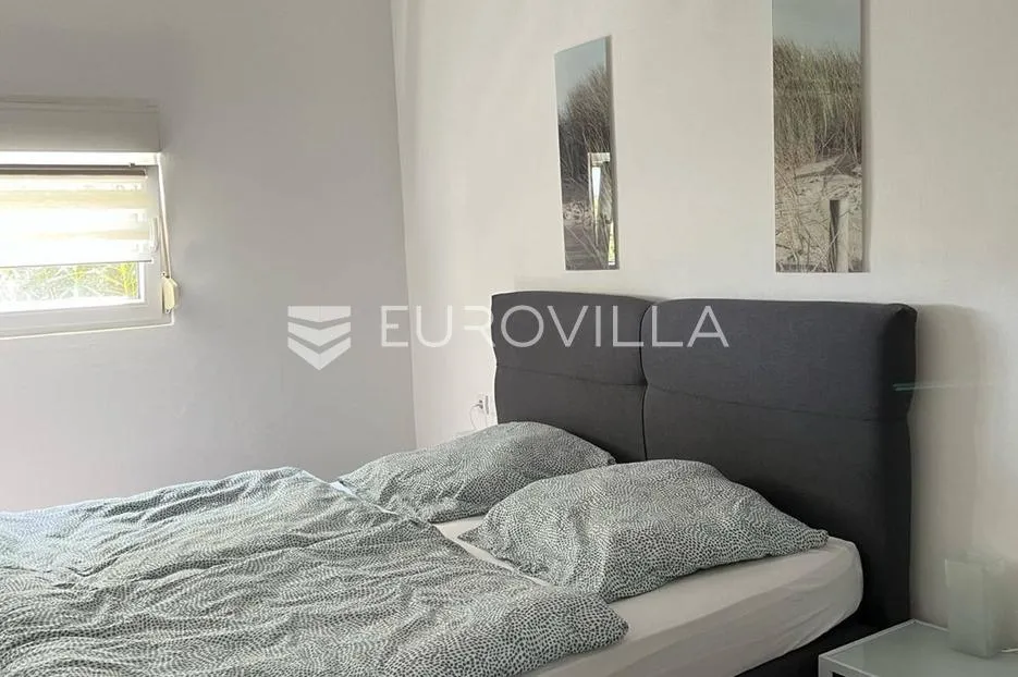 istra, šišan, prizemnica s bazenom i građevinskim zemljištem na mirnoj lokaciji - slika 13