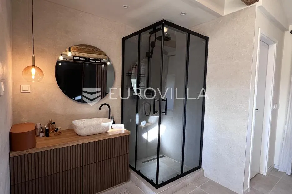 istra, kanfanar, potpuno renovirane dvije kamene kuće, useljive odmah, 130 m² - slika 27
