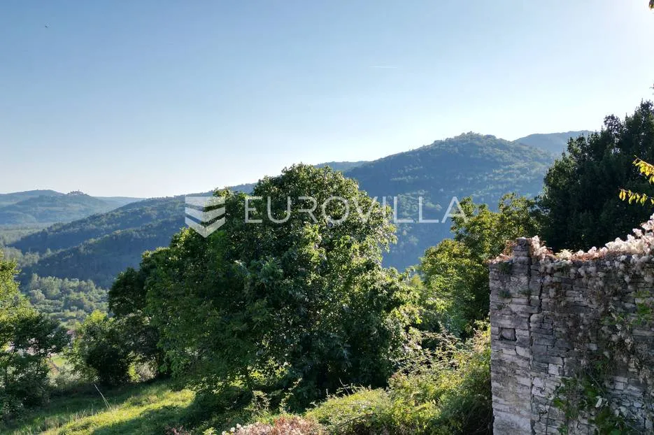 istra, motovun, građevinsko zemljište s pogledom na povijesne gradove - slika 12