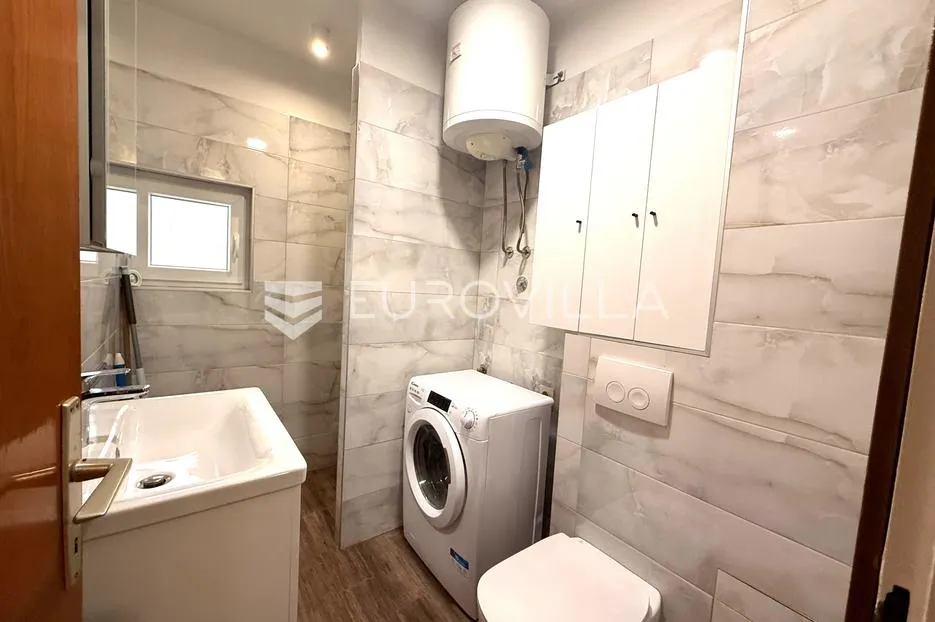 zadar, bili brig, funkcionalan dvosoban stan od 69,11 m² s privatnim vrtom od 130 m² - slika 10