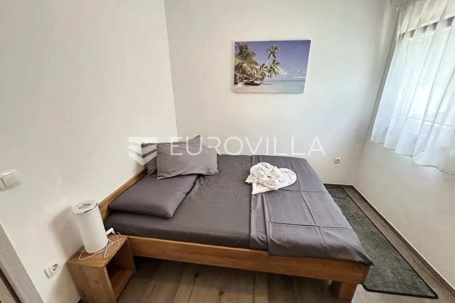vir, atraktivna apartmanska kuća s 4 stambene jedinice udaljene 150 m od plaže - slika 59
