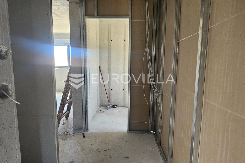 kaštel stari, apartman 47,9 m² na prizemlju s vrtom i parkirnim mjestom - slika 9
