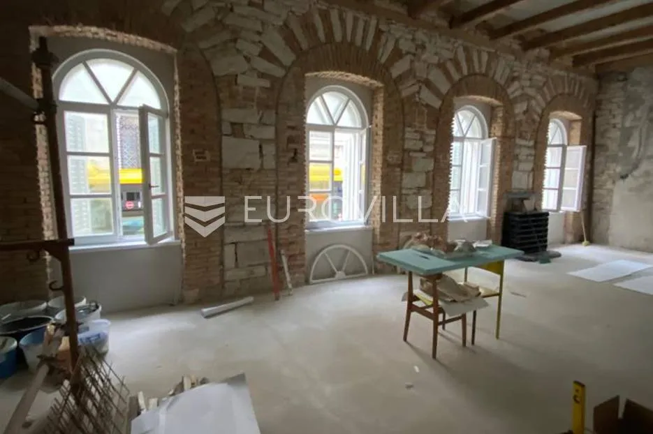 pula, veliki uredski prostor na dvije etaže 300 m2 - slika 18