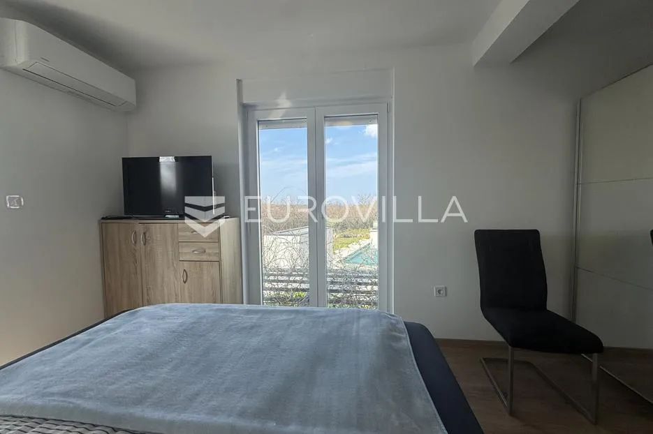 istra, žbandaj, troetažni stan 126 m² s 4 spavaće sobe, vrtom i parkingom - slika 19
