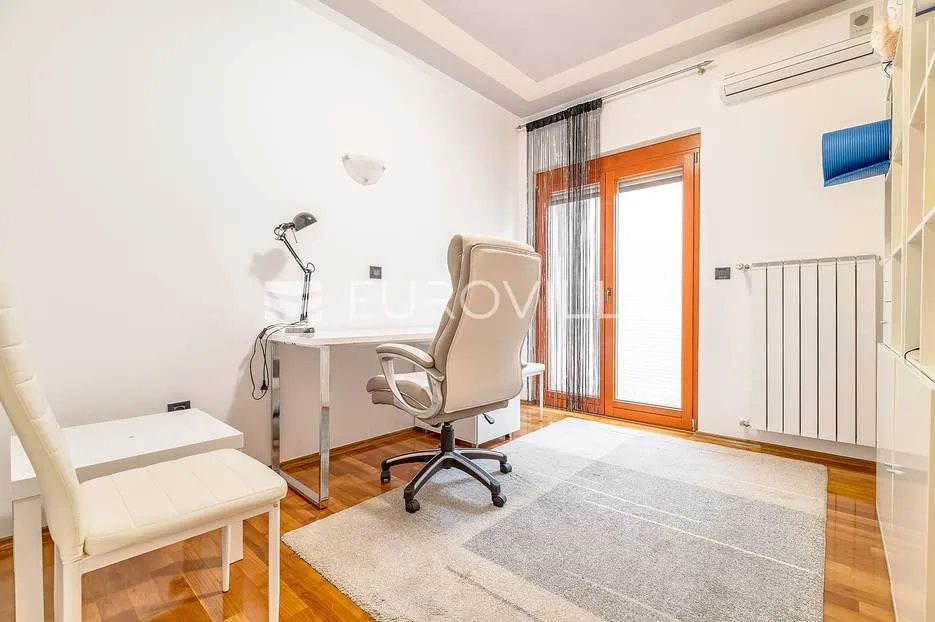 zagreb, pantovčak, uređen četverosoban 200 m2 - slika 9