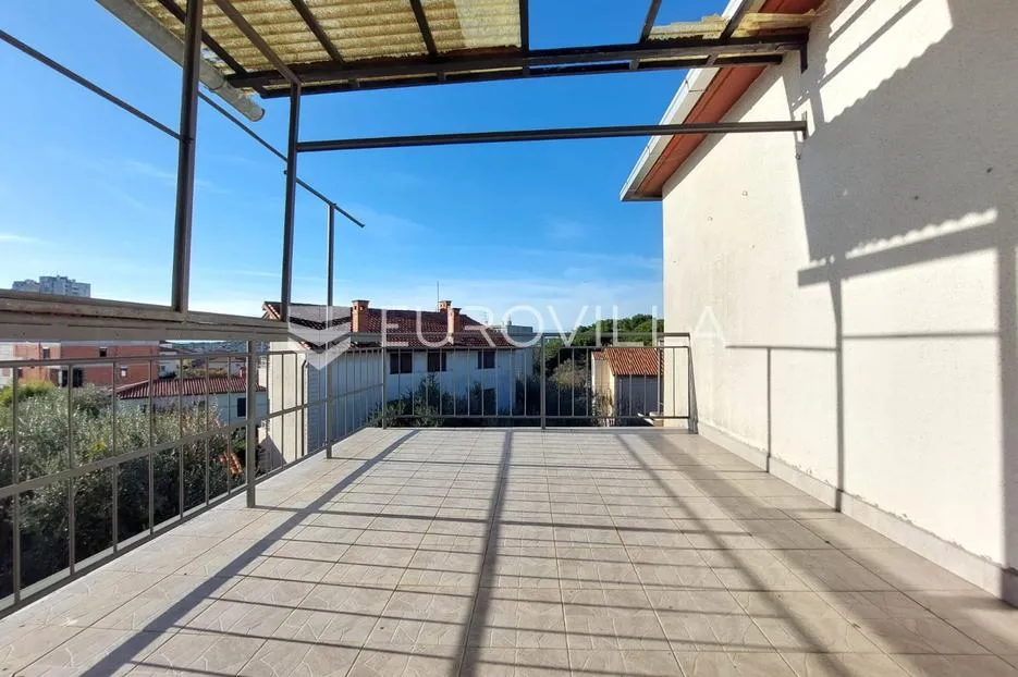 istra, pula, prostran stan na vidikovcu, 141,38 m², parkirno mjesto - slika 5