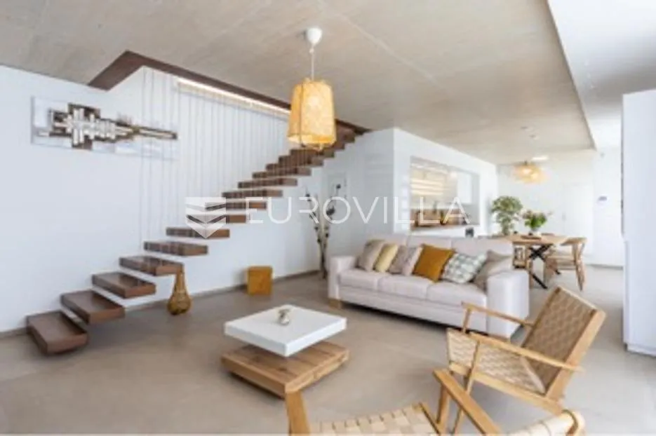 istra, smoljanci, kvalitetna i moderna samostojeća kuća, 208 m², grijani bazen 40 m² - slika 20