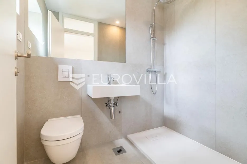 zagreb, gračani, novogradnja, dvoetažan peterosoban stan 159,44 m² s vrtom - slika 5