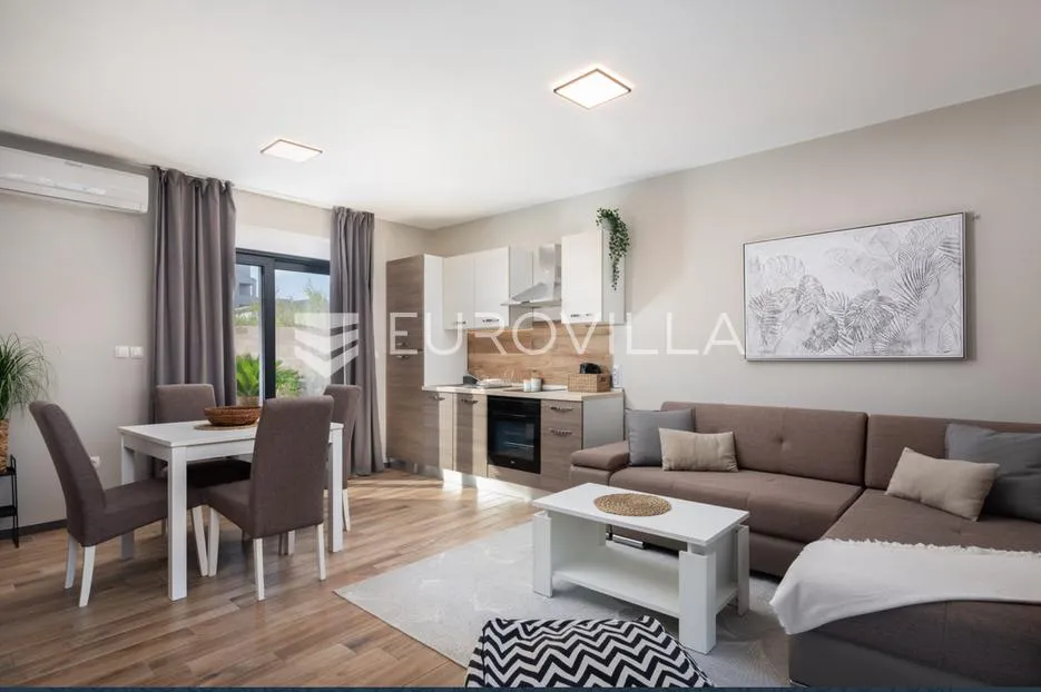 pag prekrasna villa sa pogledom na more 350 m² na 200 metara od mora - slika 39