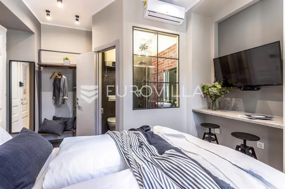 rijeka, centar, novouređen luksuzan stan nkp 78 m2 s tri apartmana - slika 17