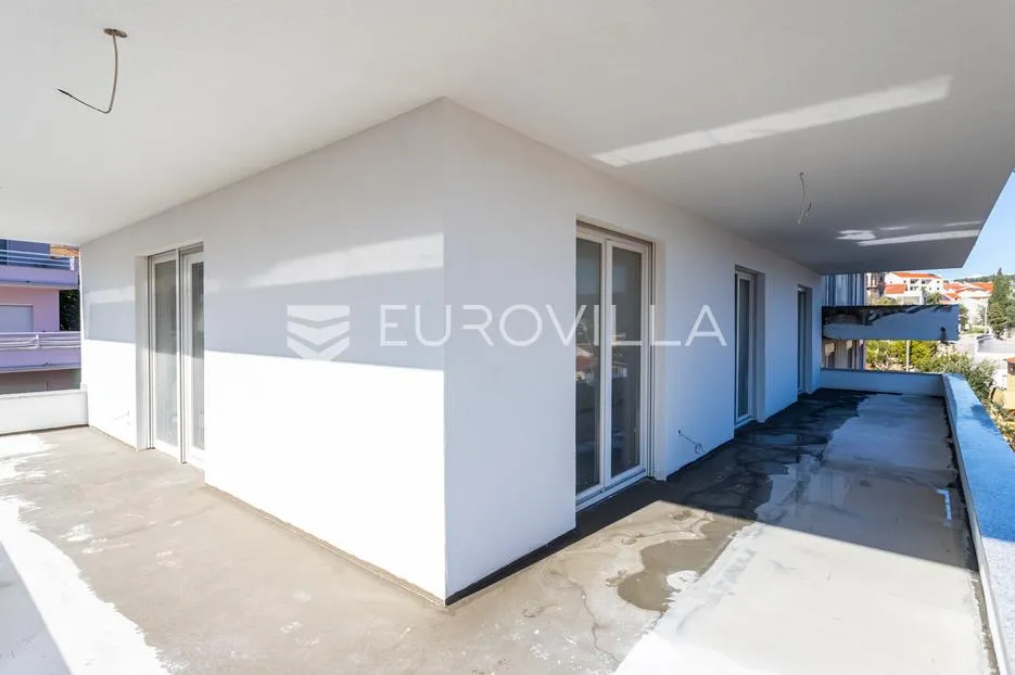 čiovo, okrug gornji, trosoban stan s balkonom i pogledom na more, 88.57 m² - slika 12