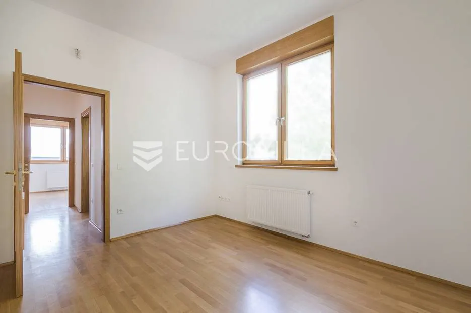 šestinski vrh, četverosoban stan 130 m², za najam - slika 22