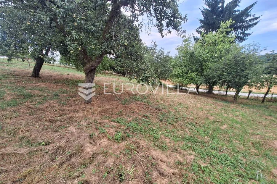 duga resa, dvorjanci, drvena kuća s pomoćnim objektom 100 m², mirna lokacija - slika 5