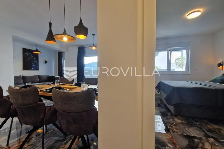 vir, moderan apartman s dvije spavaće sobe, terasom, vrtom i 2 parkirna mjesta, centar - slika 28