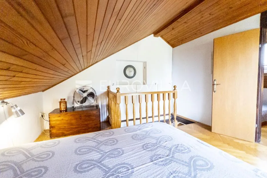 otok hvar - lijepa kamena kuća na mirnoj lokaciji - slika 24