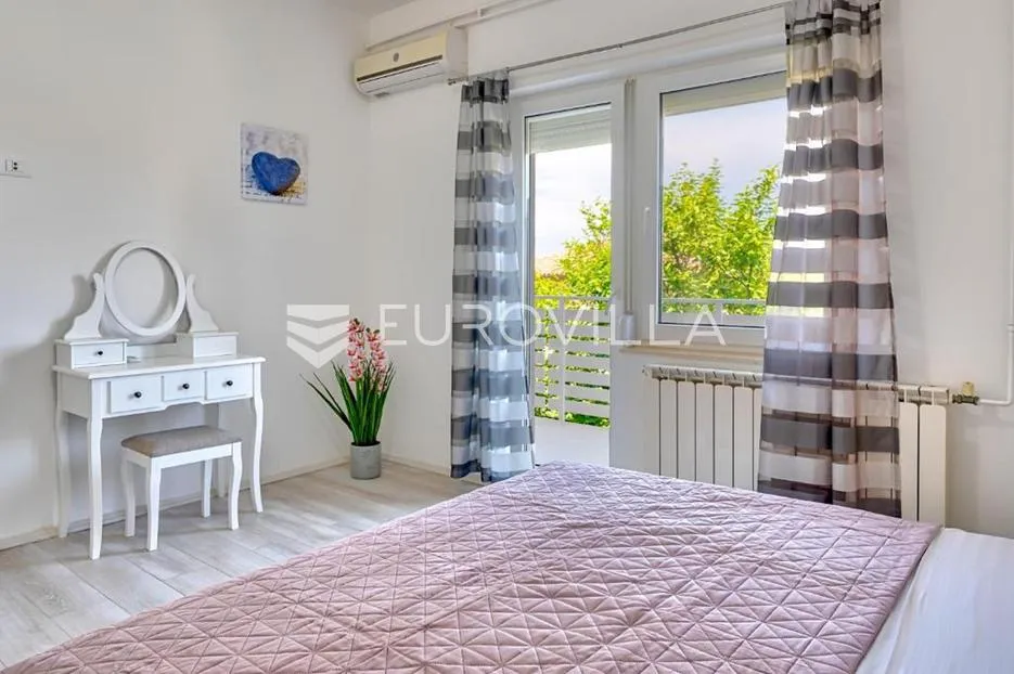 luksuzna samostojeća vila s bazenom i saunom u ližnjanu - slika 29