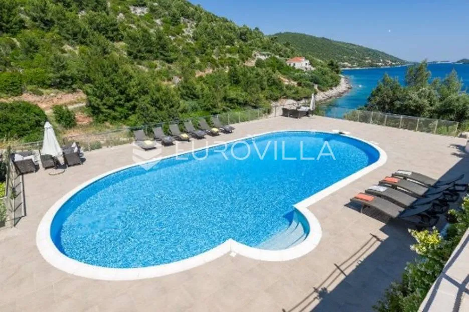 korčula, atraktivna vila prvi red do mora - slika 32