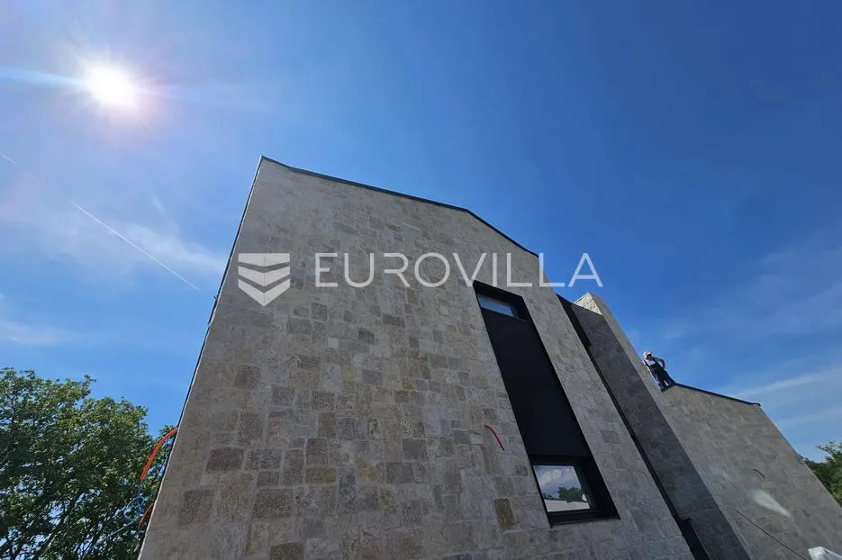 istra, veleniki, kamena vila s bazenom - slika 31