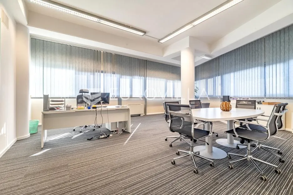 Zagreb, Branimirova, poslovni prostor za zakup 1140 m2 unutar poslovne zgrade novije gradnje - Donja Dubrava