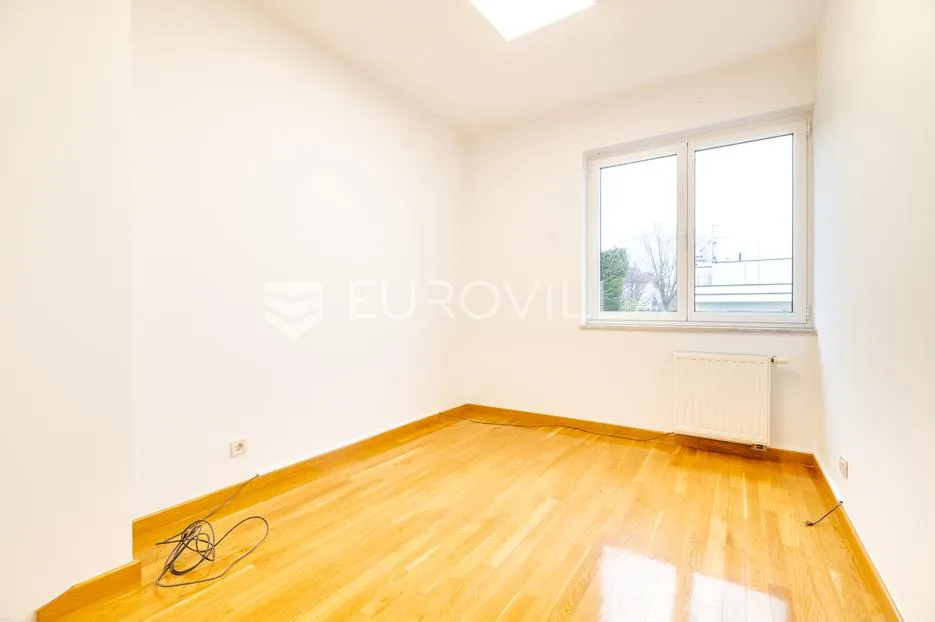 zagreb, gajnice, poslovna zgrada novije gradnje s tri stana, vrtom, ostavom i garažom, 453 m² - slika 20
