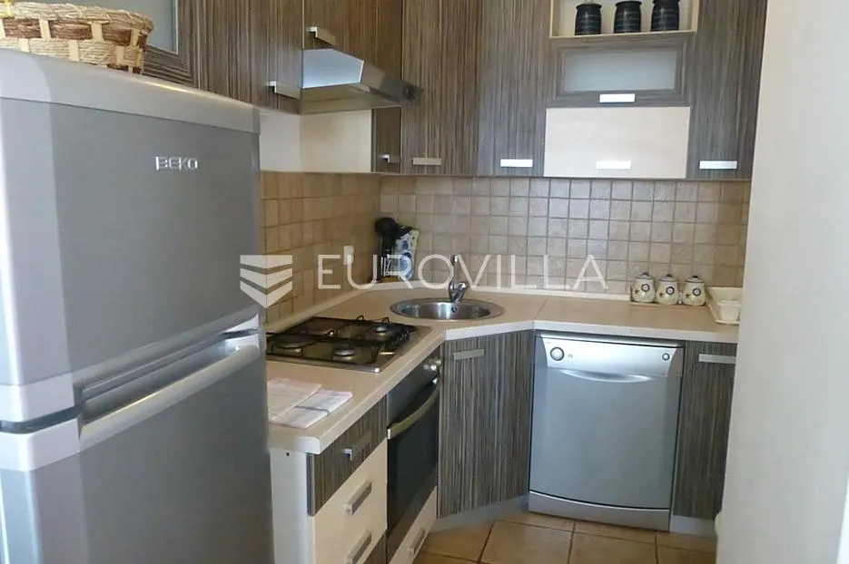 krk, omišalj, kuća sa pet apartmana, 200 m od mora - slika 7