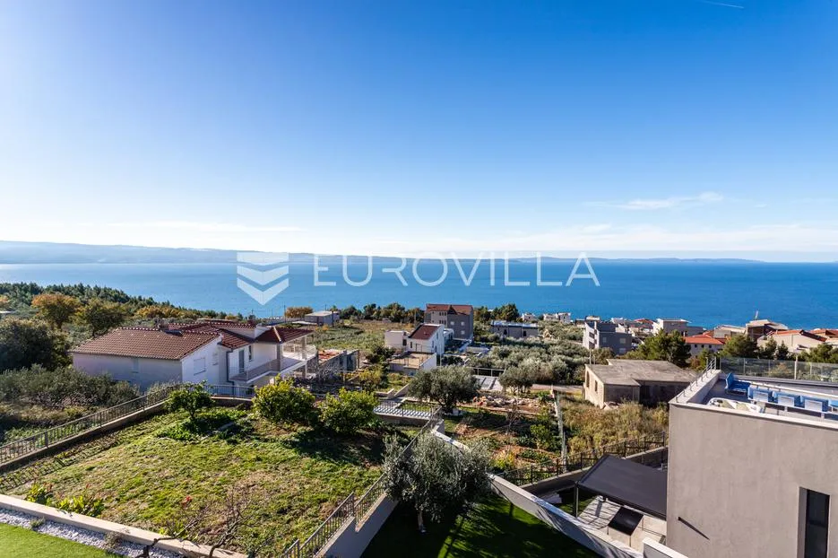 podstrana, apartmanska vila s bazenom i krovnom terasom - slika 12