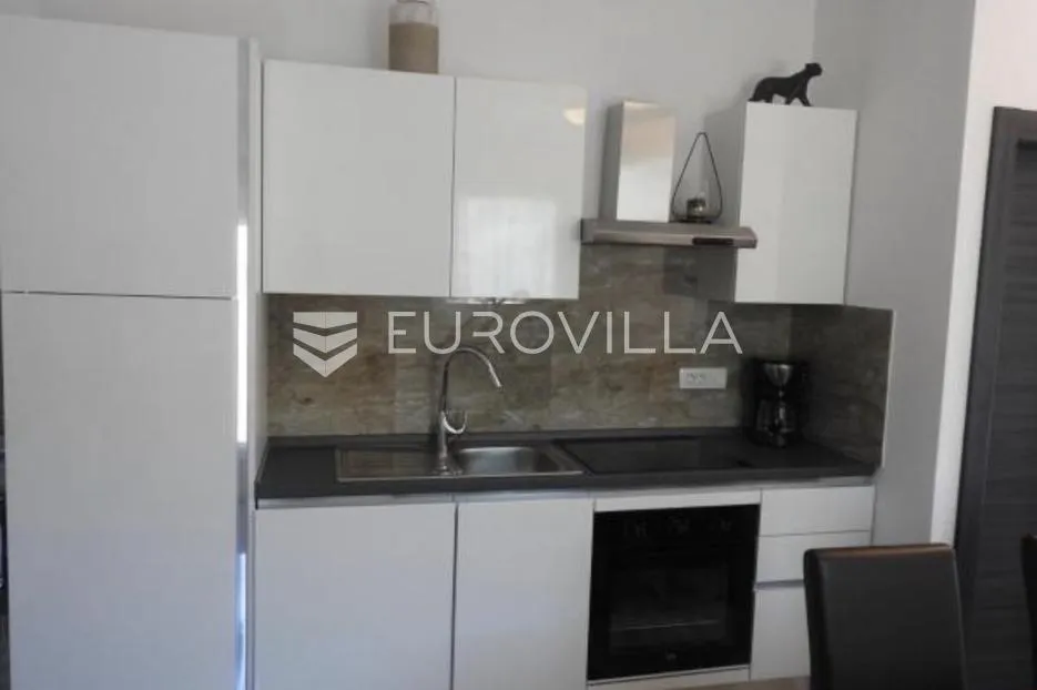 sevid, moderna dvojna kuća 280 m² s četiri stambene jedinice, 30 m od mora - slika 4