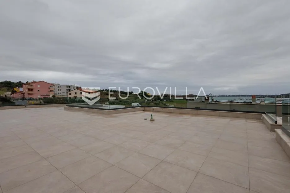 istra, pomer, unikatna, moderna villa 20 m od mora 417 m² - slika 39