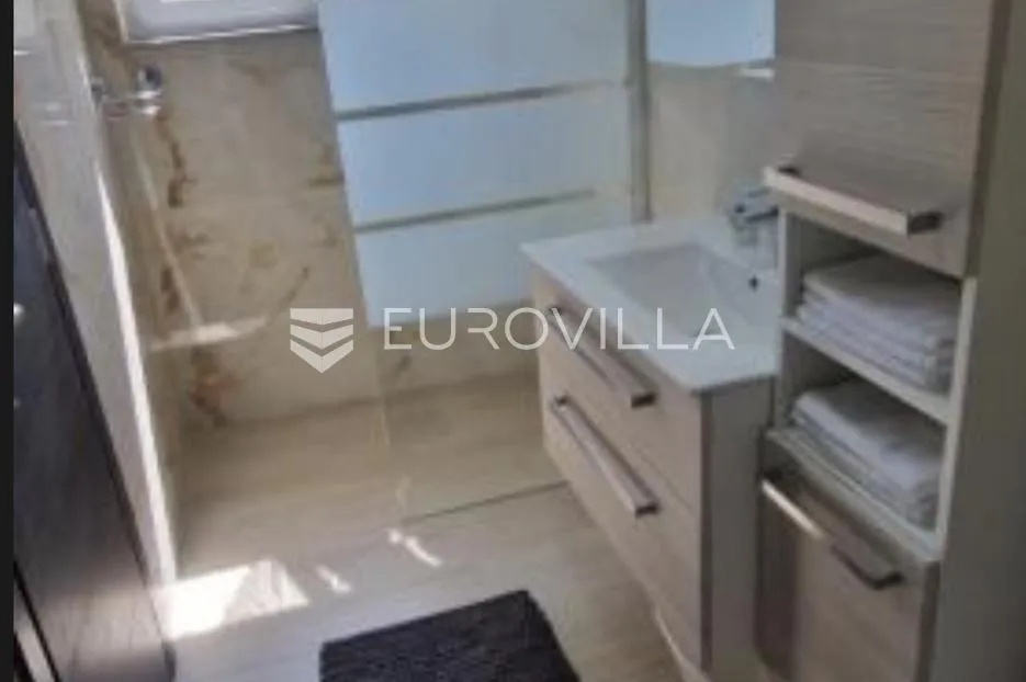 sevid, moderna dvojna kuća 280 m² s četiri stambene jedinice, 30 m od mora - slika 16