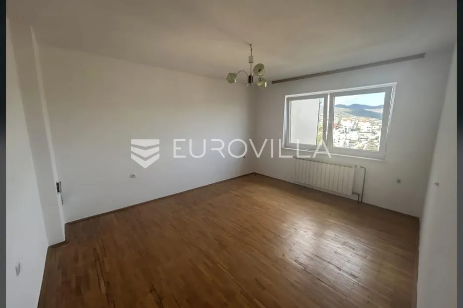 zagreb, mlinovi, odlična obiteljska kuća 300 m2 na parceli od 518 m2, otvoreni panoramski pogled - slika 6