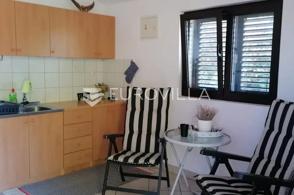 ugljan, muline, dvojna kuća s dva odvojena stana - slika 21