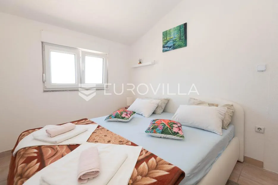 rogoznica, apartmanska kuća sa sedam stambenih jedinica, pogledom na more i rogoznicu - slika 14