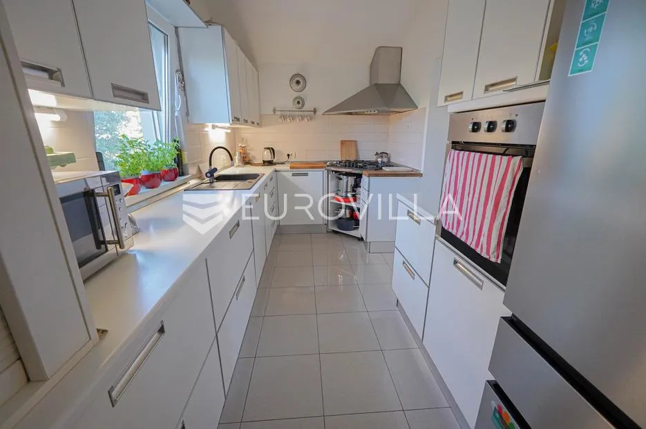zadar, bokanjac, prostrana kuća površine 376 m² s velikim potencijalom - slika 16