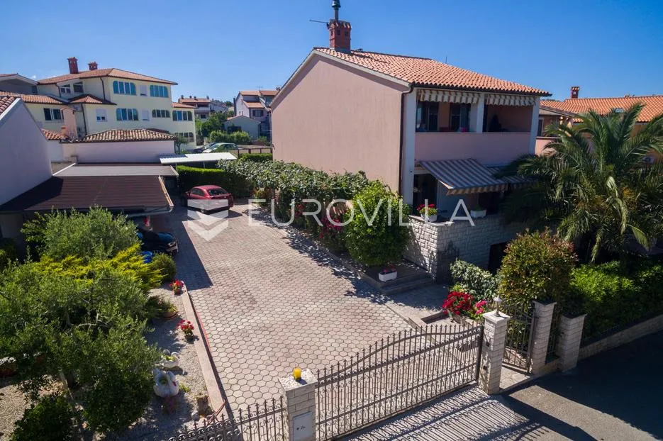 Istra, Pula - Apartmanska kuća s pogledom na more u blizini plaže - Štinjan, Pula