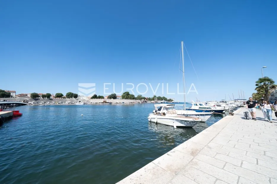 zadar, branimirova obala, trosoban stan s pogledom na more na izvrsnoj lokaciji - slika 23
