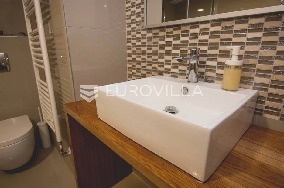 centar stan 205m2 podijeljen na 5 apartmana i sobu - slika 45