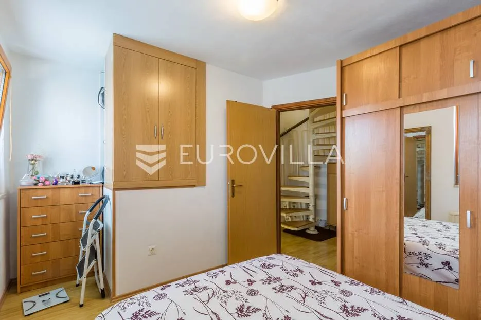 istra, rovinj, predivna kuća od 75 m² u centru grada s pogledom na more - slika 7