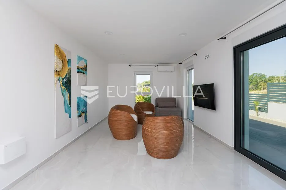 rijeka, kostrena, paveki villa s 2 stana, pomoćnim objektom i bazenom, 279 m² - slika 21