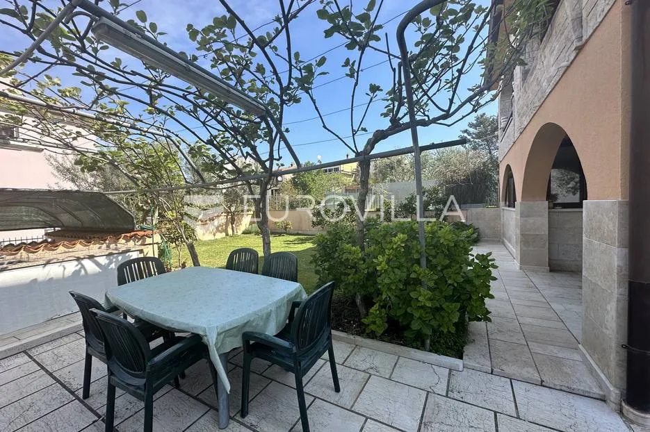 štinjan, prekrasna kuća u nizu s vrtom i pogledom more 300 m² - slika 15