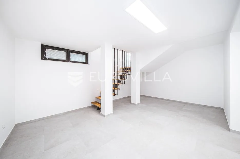 zagreb, trnje, novouređen poslovni prostor 150 m² - slika 11
