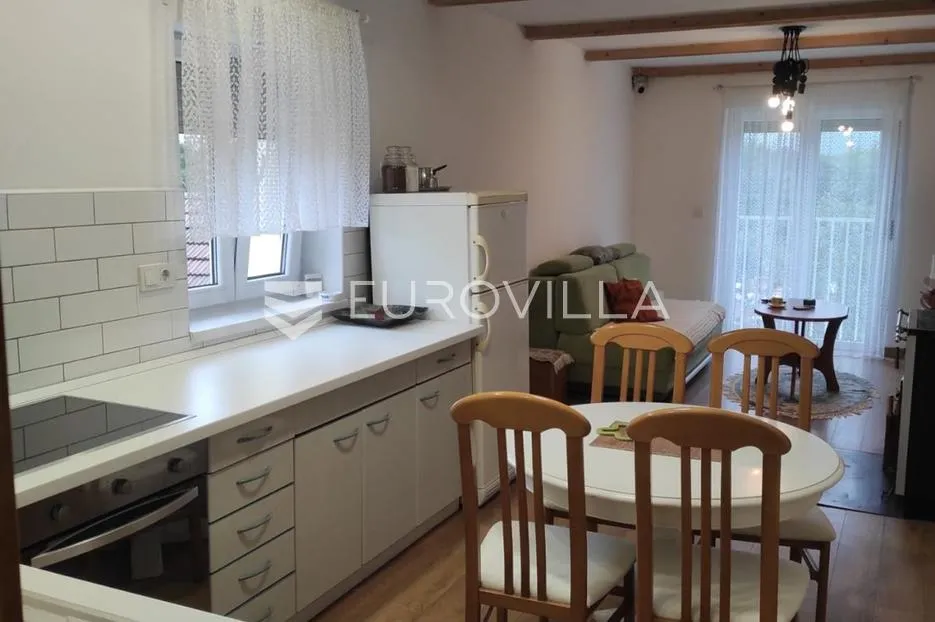 saborsko, lička jesenica, kuća 280 m², mirna lokacija - slika 2