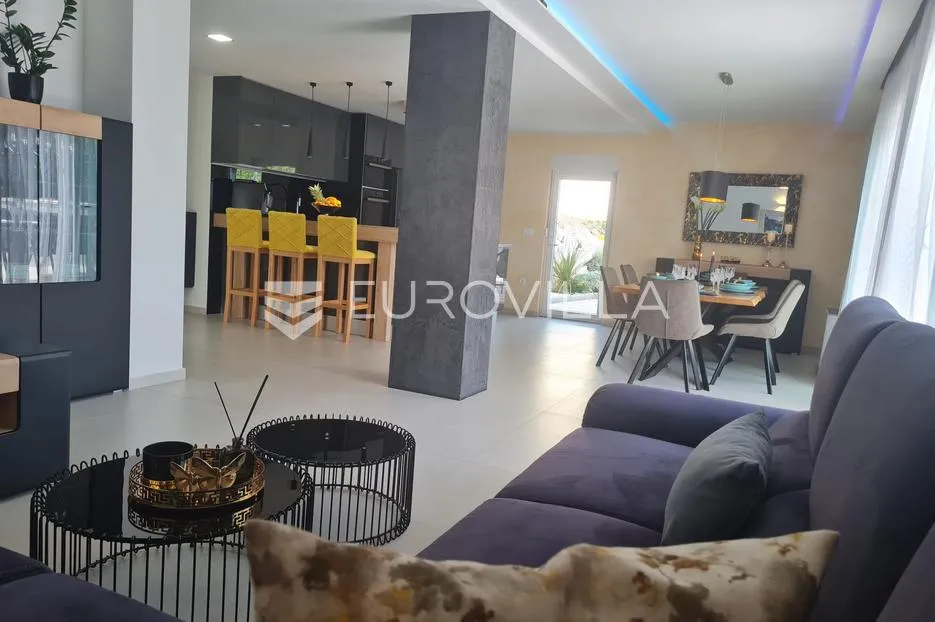 imotski, vinjani donji, prekrasna vila s bazenom - slika 8