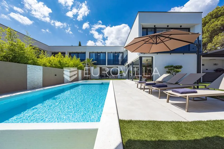 istra, medulin, prekrasna moderna dvojna vila nkp 220m2 - slika 130