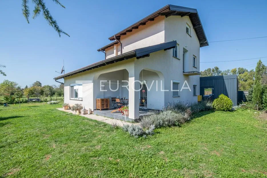 rugvica, oborovski novaki, prekrasna kuća 210 m² na zemljištu od 750 m² - slika 10