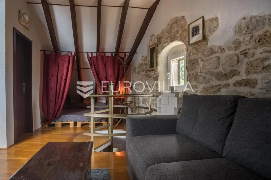 šibenik, stara gradska jezgra, povijesna palača iz 12. stoljeća - slika 38