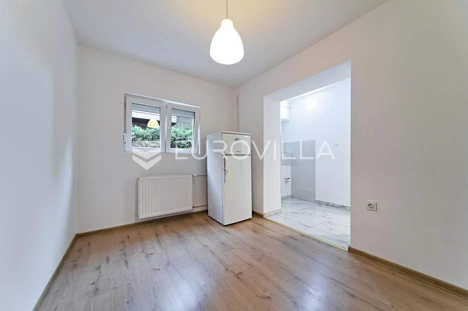 osijek, gornji grad, potuno renovirani dvoetažni stan površine 70 m² - slika 6