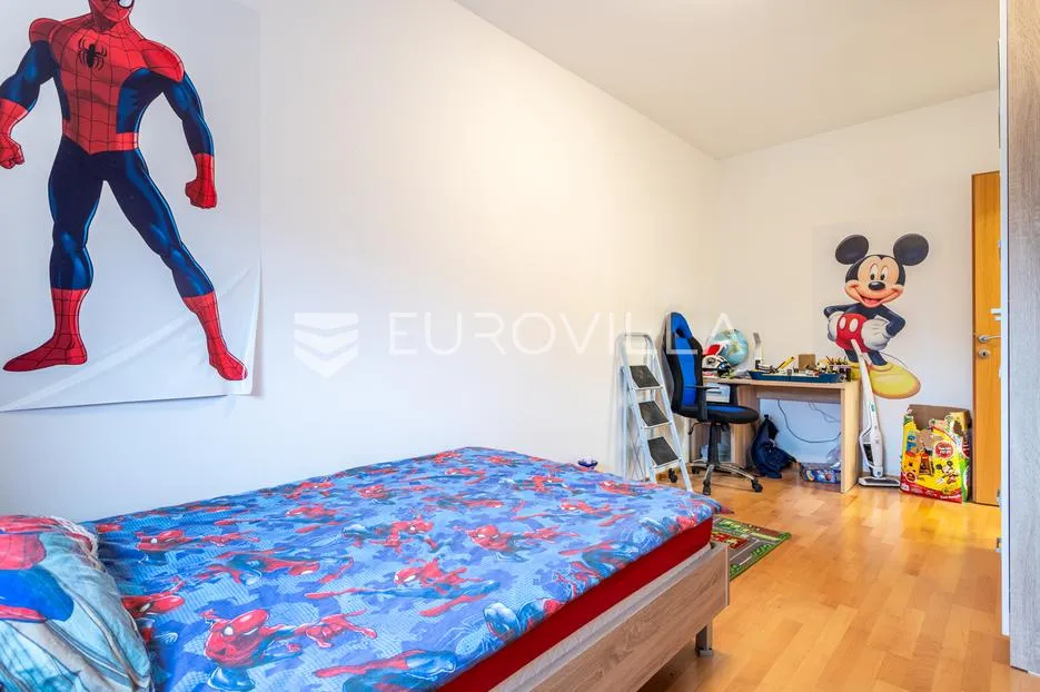 split, žnjan, komforan dvosoban stan u blizini mora - slika 10