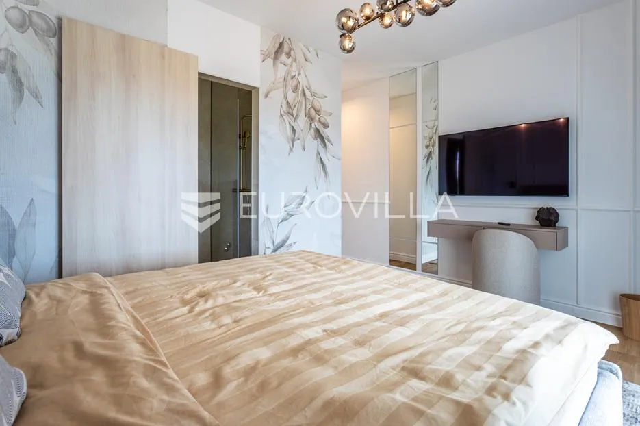 trogir, plano, moderna dizajnerska vila s bazenom - slika 17