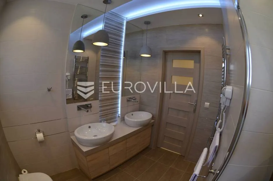 medulin, samostojeća kuća s tri apartmana nkp 240 m2 i pogledom more - slika 32